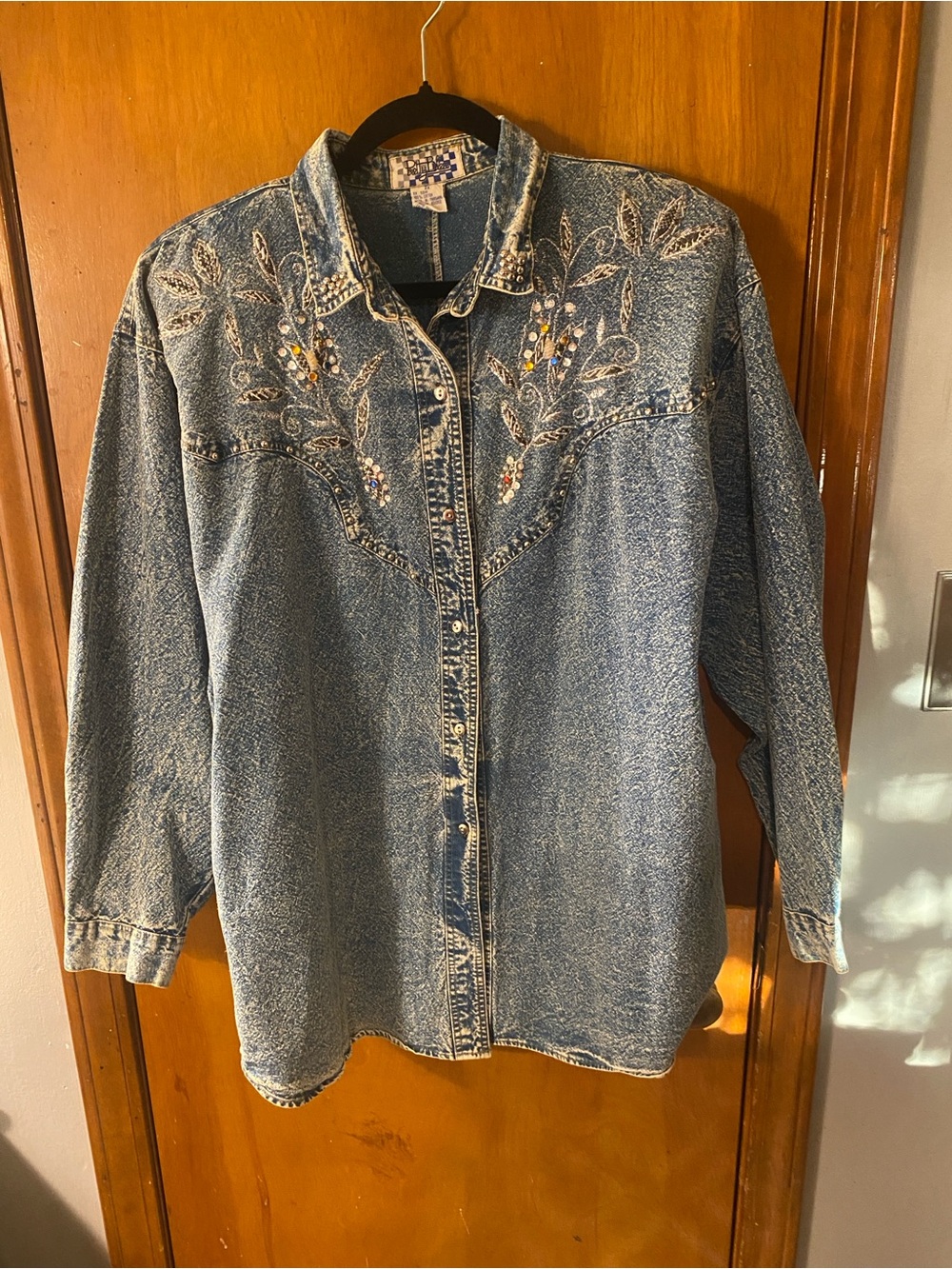 Vintage Pretty Bleu Acid Washed Embellished Demin Button Down Shirt